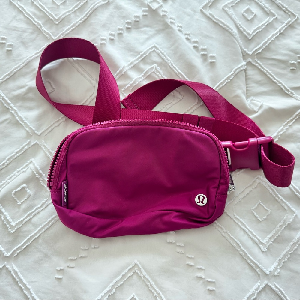 lululemon athletica Magenta Pink Belt Bag